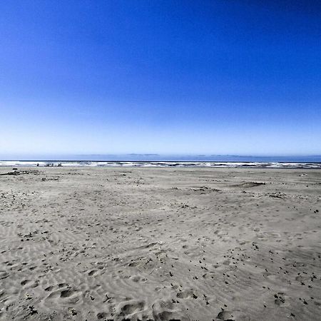 The Little Orcas- Short Walk To The Beach! モクリプス エクステリア 写真